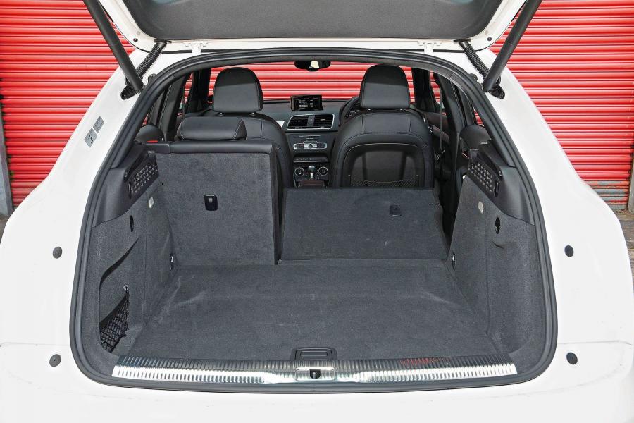 Багажник Audi Q3 2.0 TDI Quattro S-Line (8U) 2015 года  (фото 4 из 17)